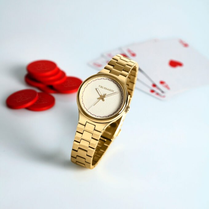 Montre Femme Trussardi T-Essenza Quartz Acier Bracelet Acier Fermoir Caché Cadran Beige 32mm Verre Minéral Étanche 5ATM Réf. R2453172501