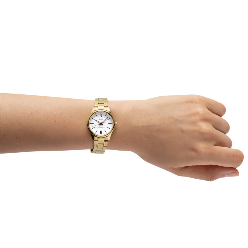 montre femme casio ltp v005g 7budf bracelet en acier inoxydable or affichage analogique résistant à l'eau