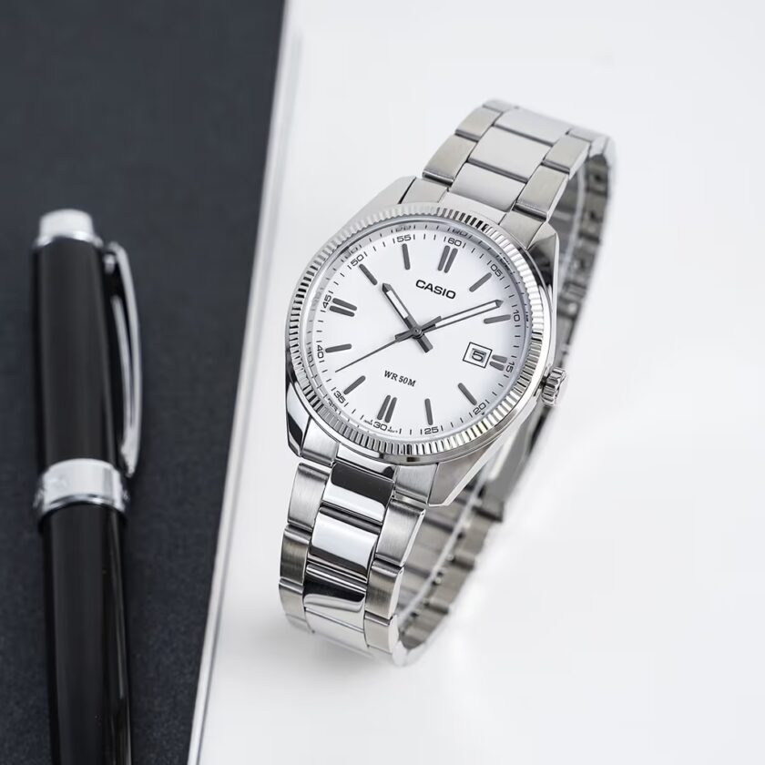 montre homme casio mtp 1302d 7a1vdf bracelet en acier inoxydable affichage analogique résistant à l'eau