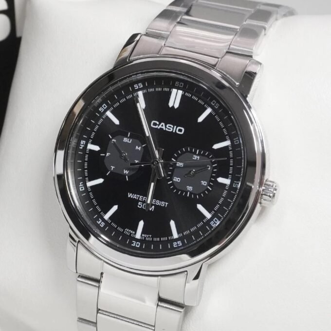 Montre Classique Homme - Casio MTP-E335D-1EVDF - Acier Inoxydable, Dateur, Bracelet Métal, Cadran Noir, Étanche - Référence MTP-E335D-1EVDF