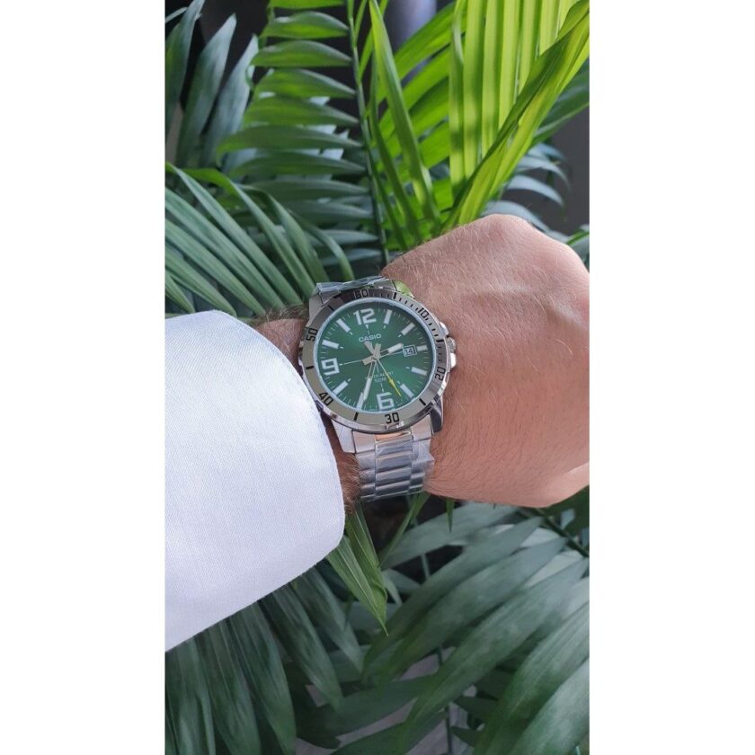 montre classique casio homme design Élégant, résistante à leau, bracelet acier inoxydable, cadran vert mtp vd01d 3bvudf